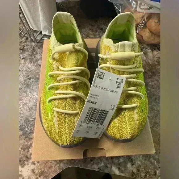 Kids Yeezy Boost 380 Hylte - Kids 7 - Picture 1 of 3